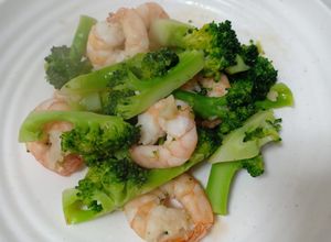 Hình của món Súp lơ xào tôm.