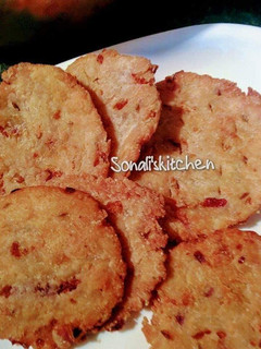 A picture of Crispy Onion Khasta.