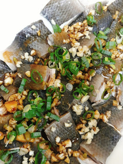 山葵虱目魚皮 的食譜成品照片