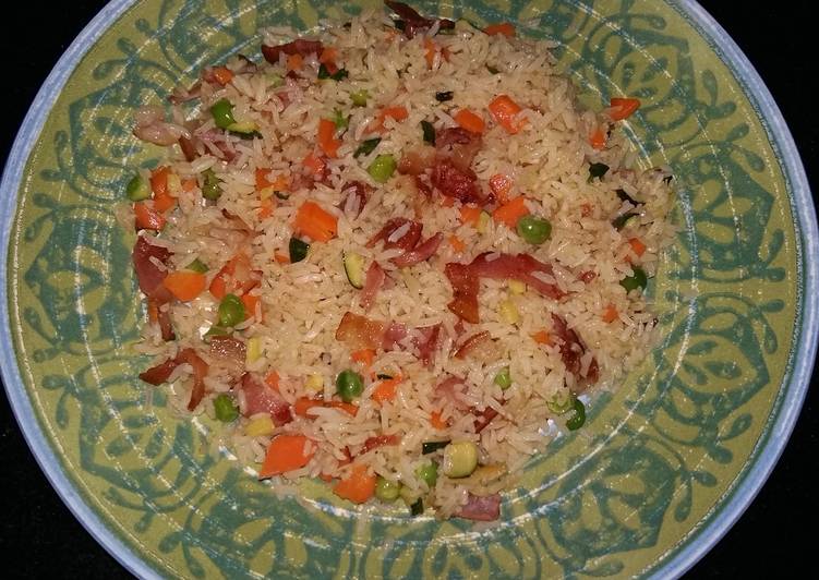 Recipe of Award-winning Bacon and vegetable stir fried Rice