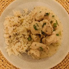 A picture of Chicken with cream.