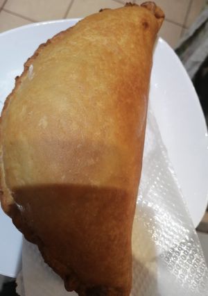 Una foto de Empanadas de queso camarón fritas