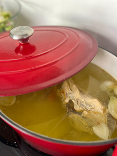 Una foto de Caldo de carne para fondo de arroz