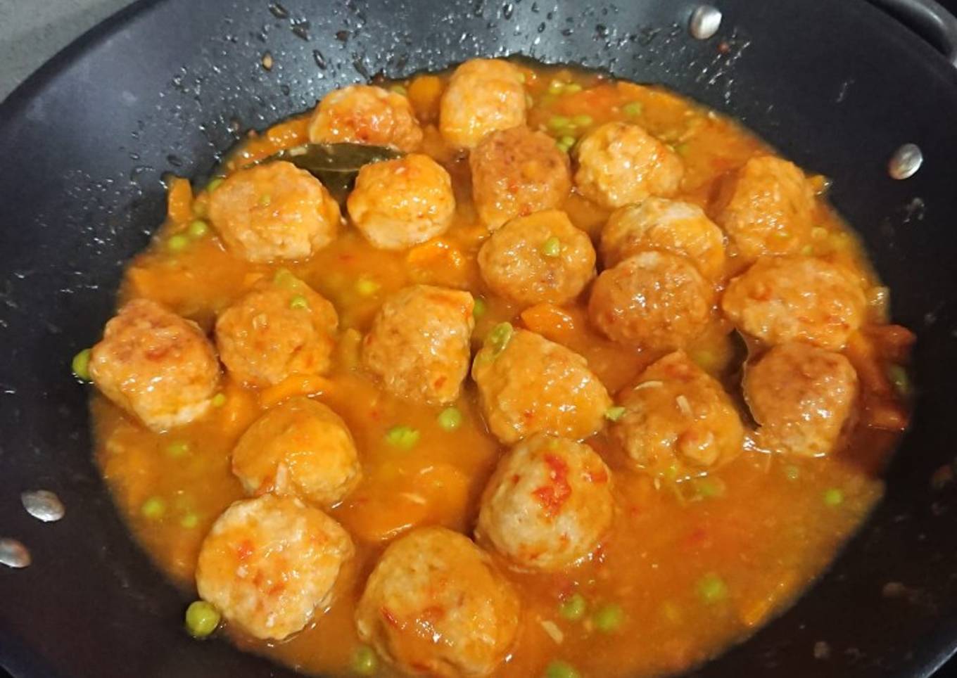 Albóndigas de pollo y pavo a la jardinera