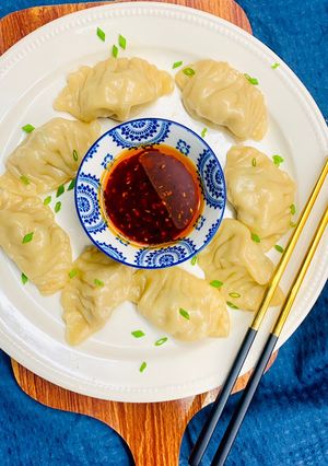 A picture of Steamed Chicken Momos.