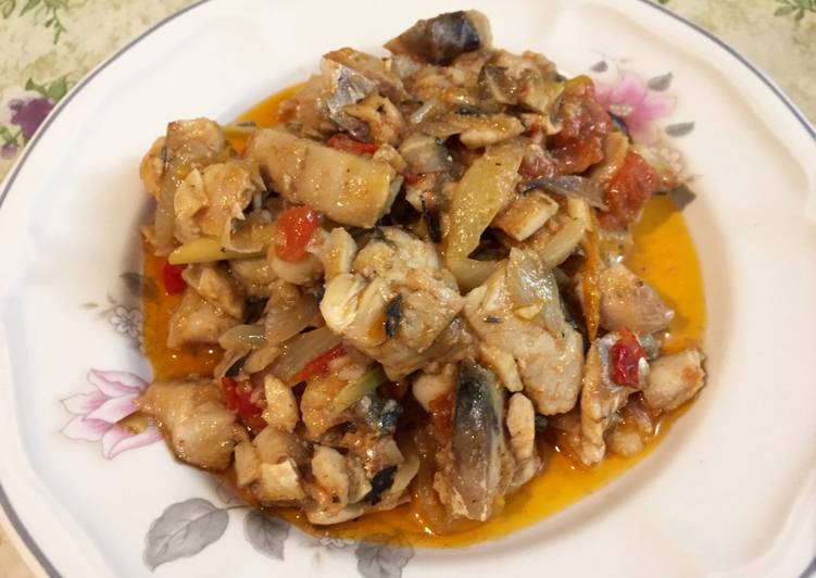 Ikan Makarel Saus Tomat