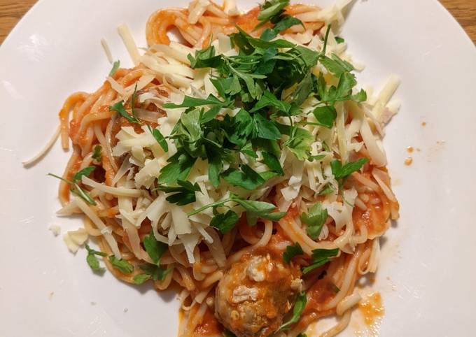 Turkey meatballs with spaghetti for dinner