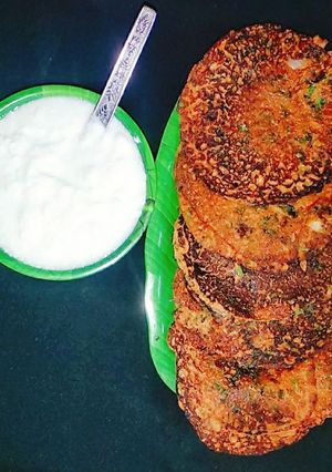 બેસન ચીલા (Besan Chila Recipe in Gujarati) રેસીપી મુખ્ય ફોટો