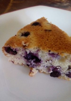 A picture of Blueberry cake.