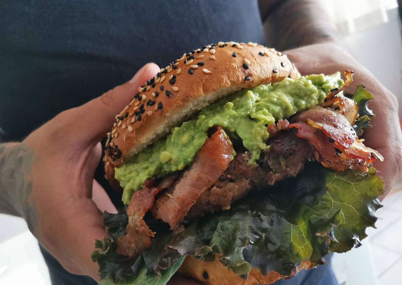 Guacamole burgerš„