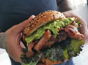 Una foto de Guacamole burger🥑