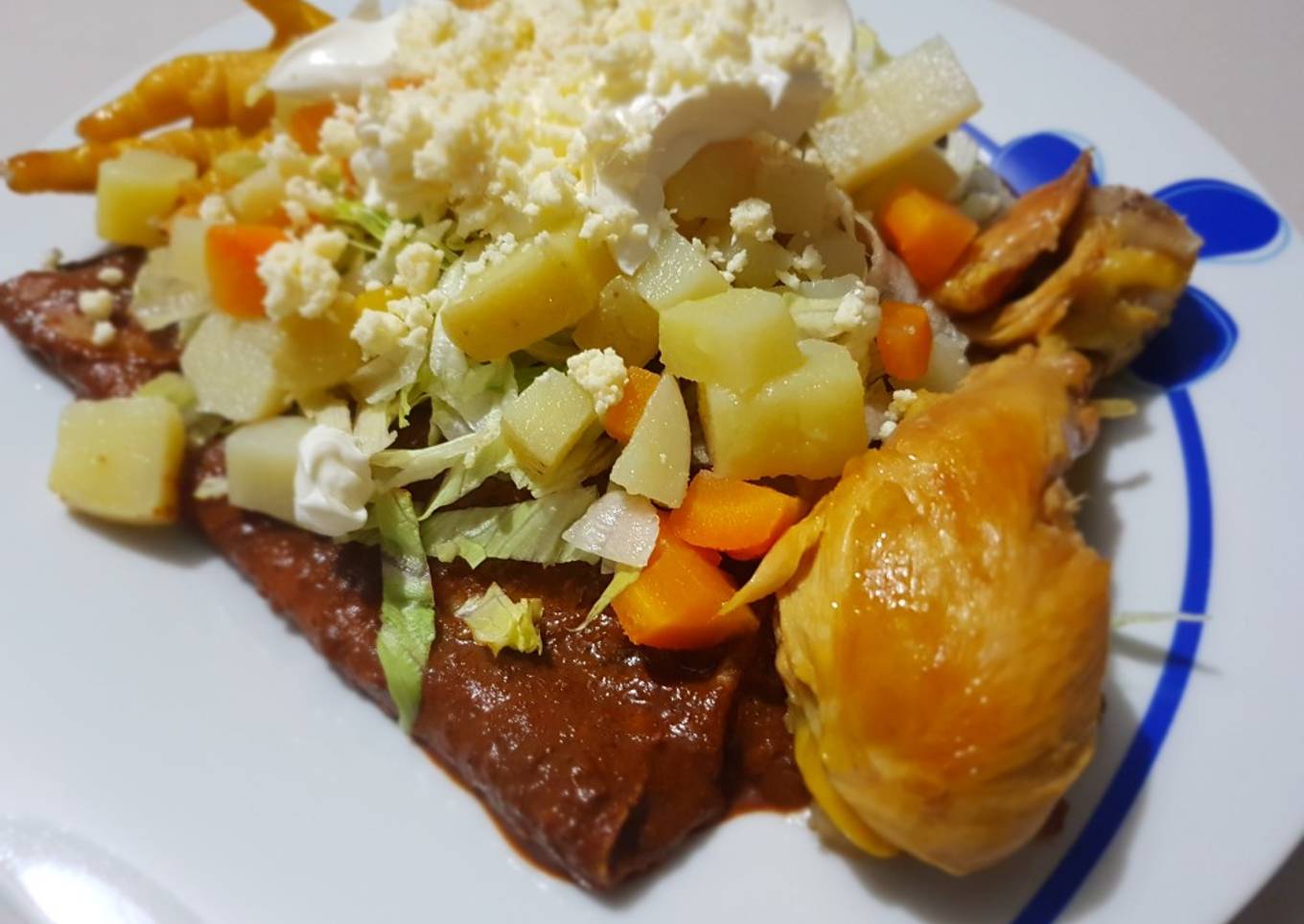 Enchiladas de Mole (Enmoladas)