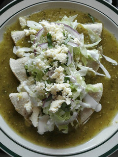 Una foto de 💠Quesadillas ahogadas en salsa verde💠