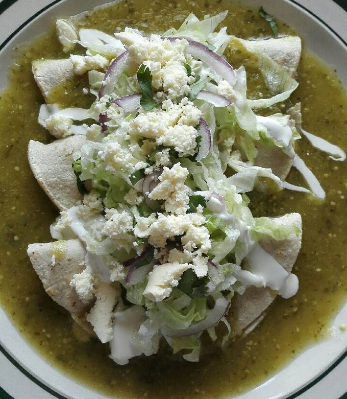 Una foto de 💠Quesadillas ahogadas en salsa verde💠
