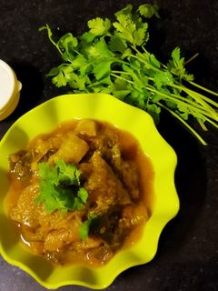 आलू बैंगन सेम की मसालेदार सब्जी (aloo baingan sem ki masaledar sabzi recipe in Hindi) रेसिपी मुख्य फोटो