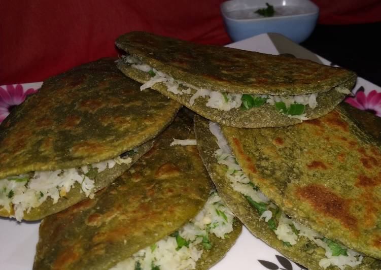 Recipe of Speedy Radish Spinach Paratha