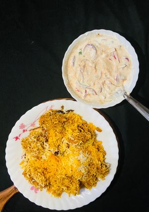 A picture of Butter Chicken Biryani.