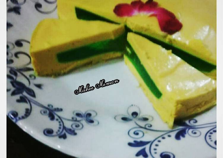 Surprise mango mousse desert cake