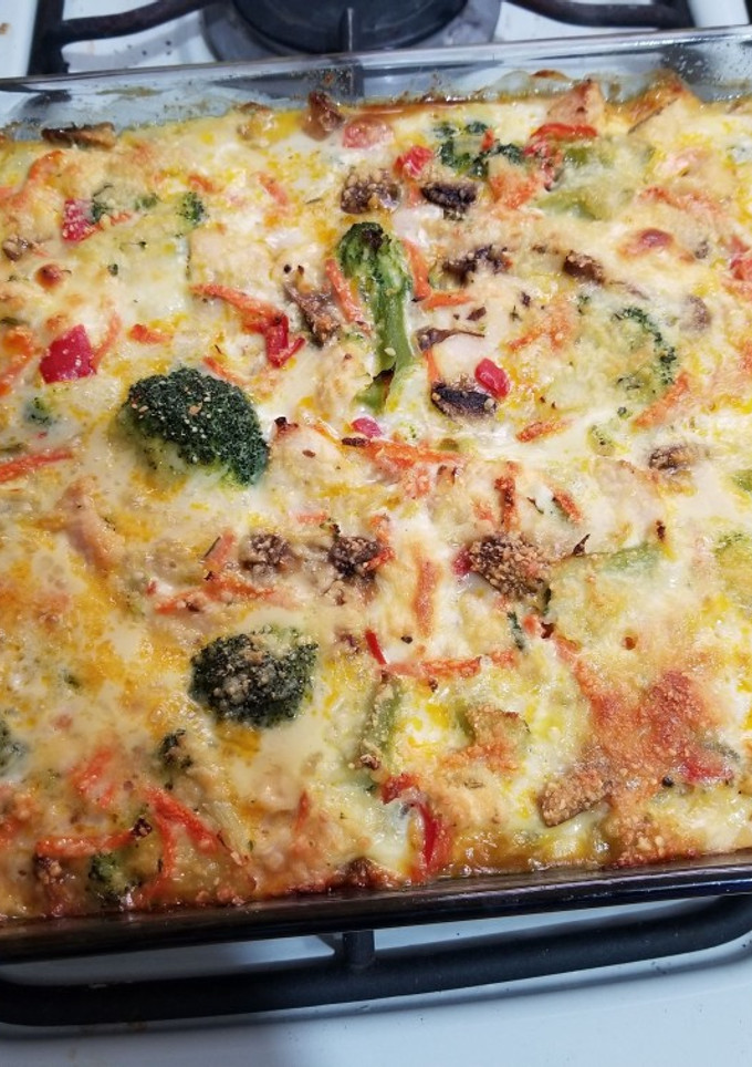 Una foto de Tarta light de pollo, brócoli y champiñones!!! (SIN MASA)