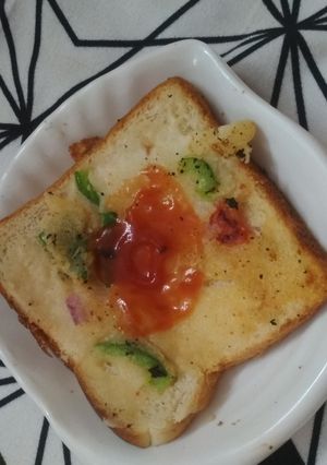 A picture of Bread pizza.