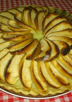 Une photo de Tarte aux pommes a la crème 🍏