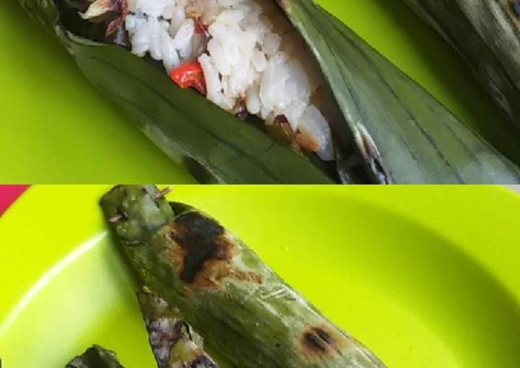 Langkah Mudah untuk Menyiapkan Nasi liwet bakar simpel (nasi sisa semalam) yang Enak Banget
