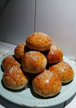 Una foto de Bollitos Esponjositos 🥺 Rellenos 🍫🍒