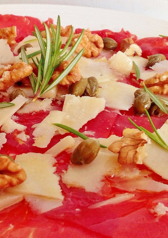 Una foto de Carpaccio de vitello (ternera)