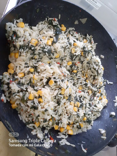 Una foto de Arroz con espinaca