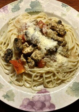 A picture of Chicken (or sausage) and Pasta With White Wine Cream Sauce.