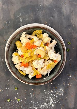 عکسی از دستور ترشی گل کلم