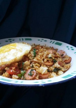 Foto resep Nasi goreng sosis telor ceplok