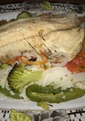 Una foto de Tilapia empapelada