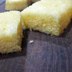 Una foto de Torta dulce de polenta