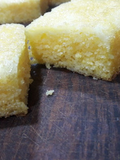Una foto de Torta dulce de polenta