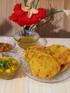 मेथी-आलू पूरी (methi aloo poori recipe in Hindi) रेसिपी मुख्य फोटो