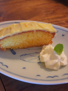 A picture of Easy orange cake with orange icing.