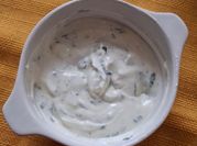 Una foto de desayuno yogur griego