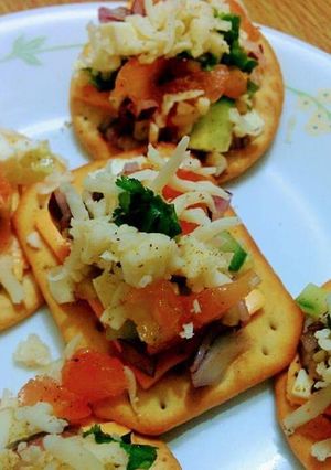 A picture of Crackers bites.