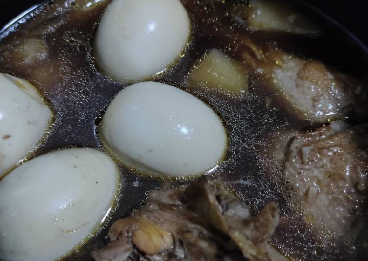 Bagaimana Membuat Ayam Kampung Telor Kuah Kecap yang Menggugah Selera