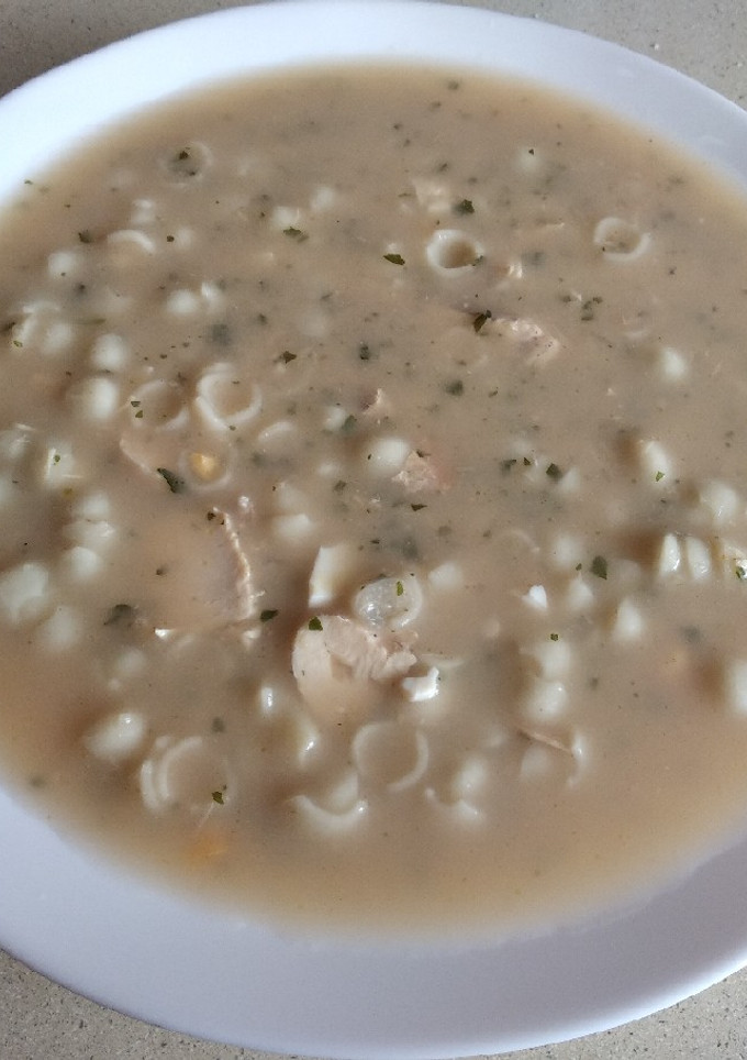 Una foto de Sopa combinada de conchitas