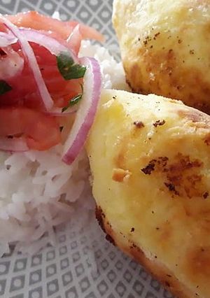 A picture of Carmelita-Style Stuffed Potato and Yuca Patties.