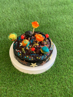 A picture of Outer Space Cake.