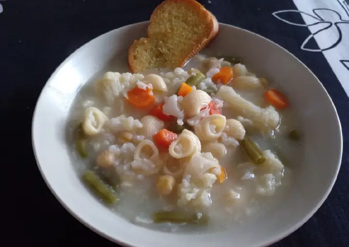 Receta Minestrone con pasta y coliflor