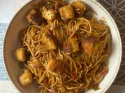 Una foto de wok noodles