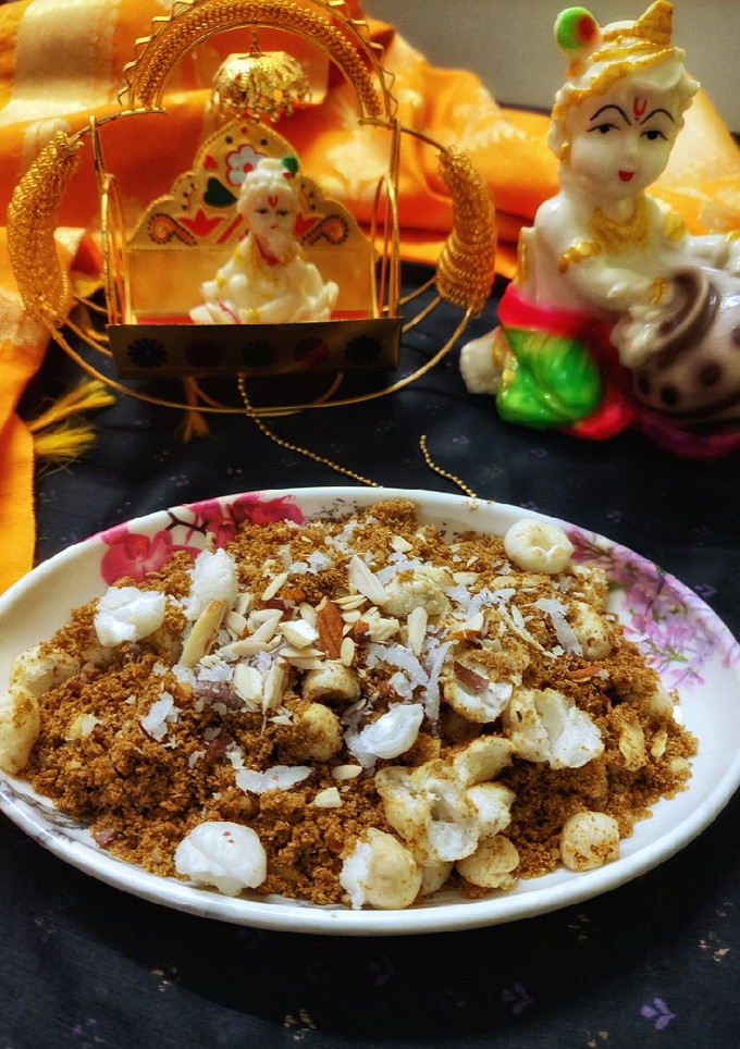 धनिया पंजिरी (Dhaniya Panjiri recipe in hindi) रेसिपी मुख्य फोटो
