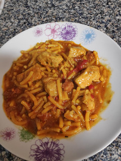 Una foto de Fideuá melosa con carne/pollo en Thermomix
