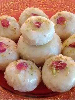 ઘારી(Ghari recipe in gujarati) રેસીપી મુખ્ય ફોટો