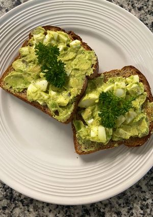 A picture of Boiled Egg and Avocado Salad 🥑.