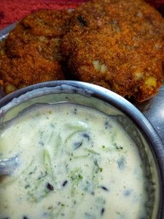 आलू टिक्की (Aloo tikki recipe in hindi) रेसिपी मुख्य फोटो